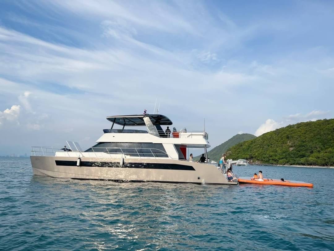 Elite Grand Yacht